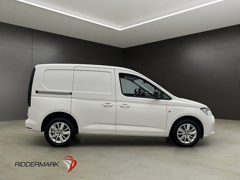 Bild 2 av Volkswagen Caddy Cargo Värmare Drag B-Kamera CARPLAY Moms