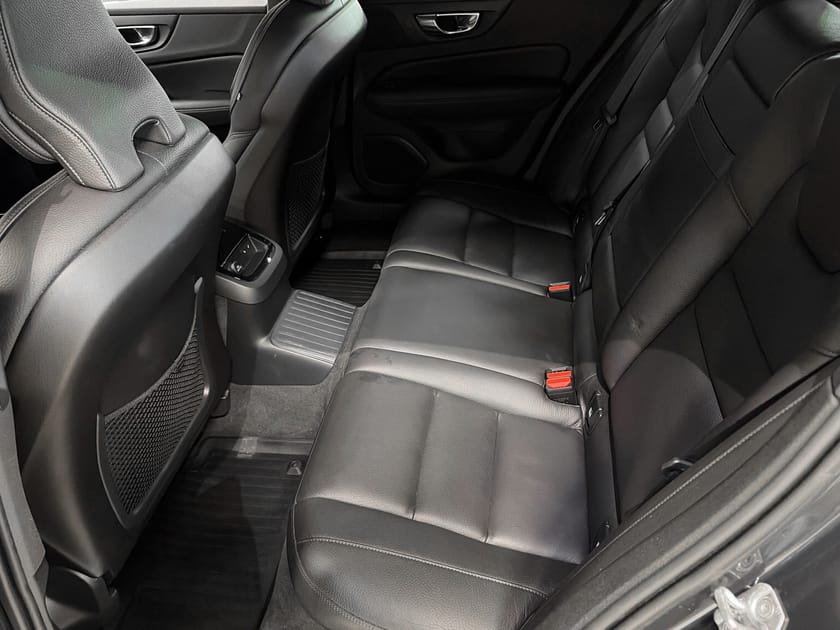 Bild 5 av Volvo V60 T6 TWIN ENGINE R-DESIGN VINTERHJUL