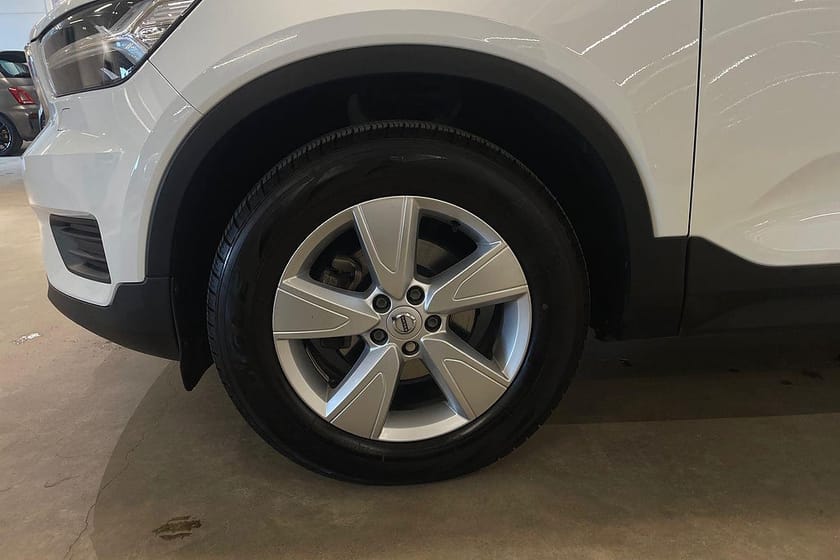 Bild 5 av Volvo XC40 T2 Momentum Core /  Backkamera / VOC / Rattvärme