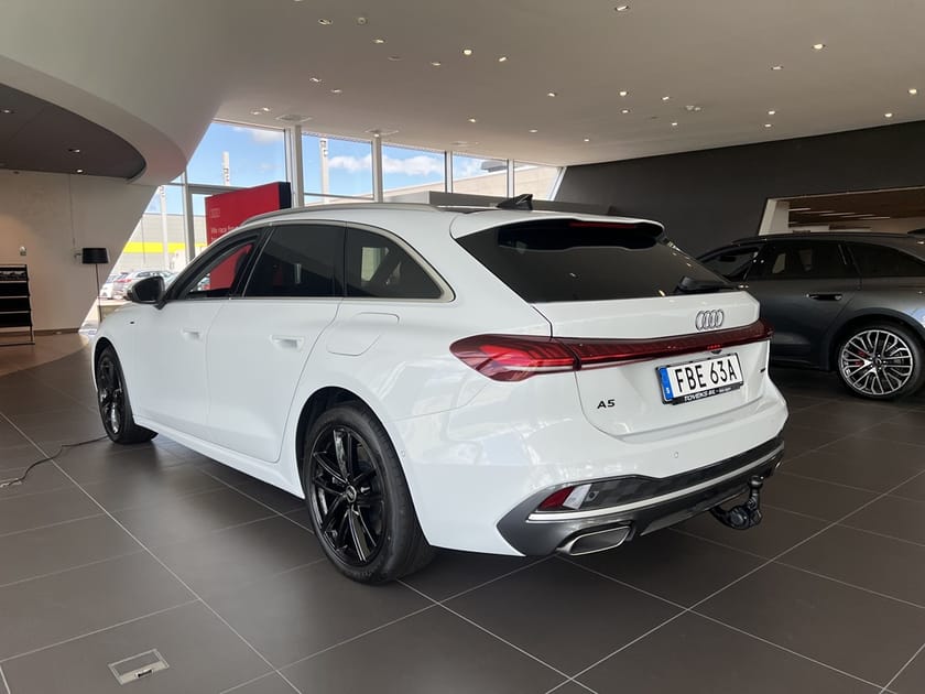 Bild 2 av Audi A5 Avant e-hybrid quattro 299hk S Tronic - Juni Kampanj*