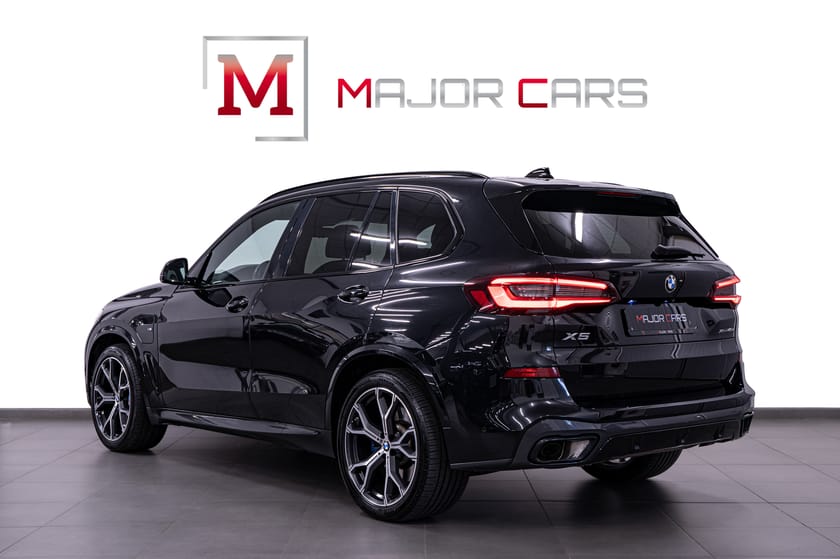 Bild 4 av BMW X5 xDrive45e iPerformance M Sport Inno H/K Komfstol DAP 360° HuD Luft-F