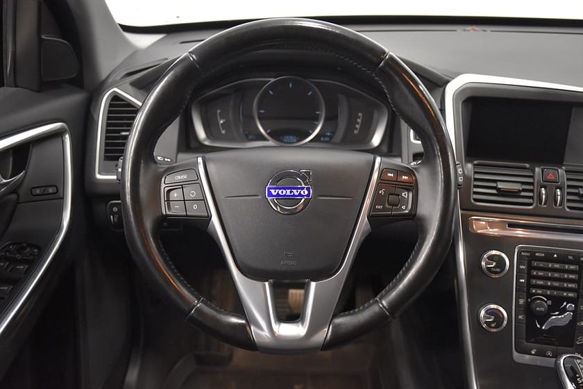 Bild 2 av Volvo XC60 D4 AWD Summum P-värm Skinn Navi Drag SoV-hjul