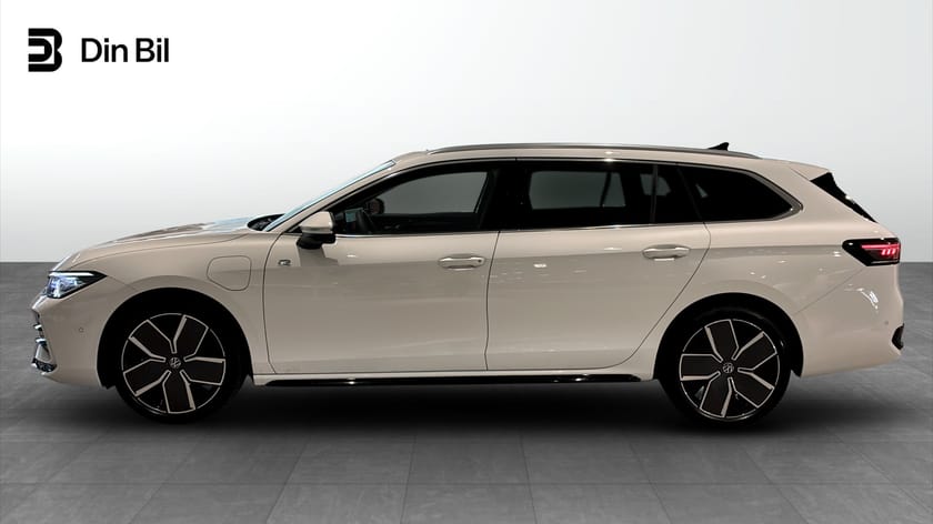 Bild 2 av Volkswagen Passat Variant eHybrid 272 DSG6 R-LINE