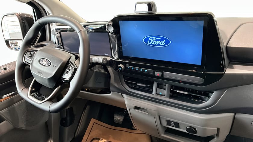 Bild 4 av Ford Transit Custom 82.5 kWh AWD E-custom skåp 340 L2 Demobil 3,95% ränta