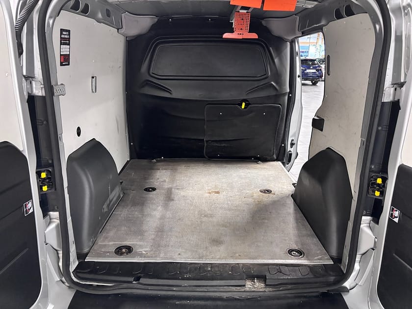 Bild 5 av Fiat Doblò Van Cargo 1,3  MJT 90Hk 3-sits Farthållare Nybes