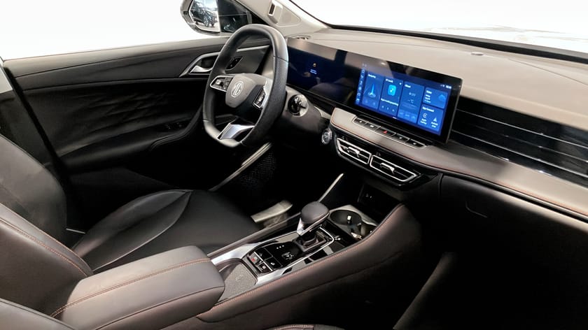 Bild 3 av MG HS PHEV LUX 1.5T AT (BLACK) - PEARL WHITE
