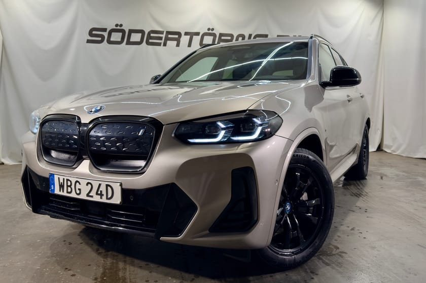 Bild 2 av BMW iX3 CHARGED M SPORT PANORAMA LÄDER MOMSBIL