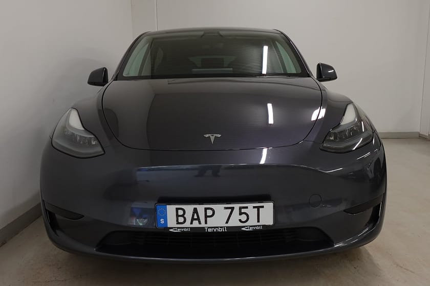 Bild 2 av Tesla Model Y Standard Range RWD 360° Pano Drag Premium Autopilot MOMS