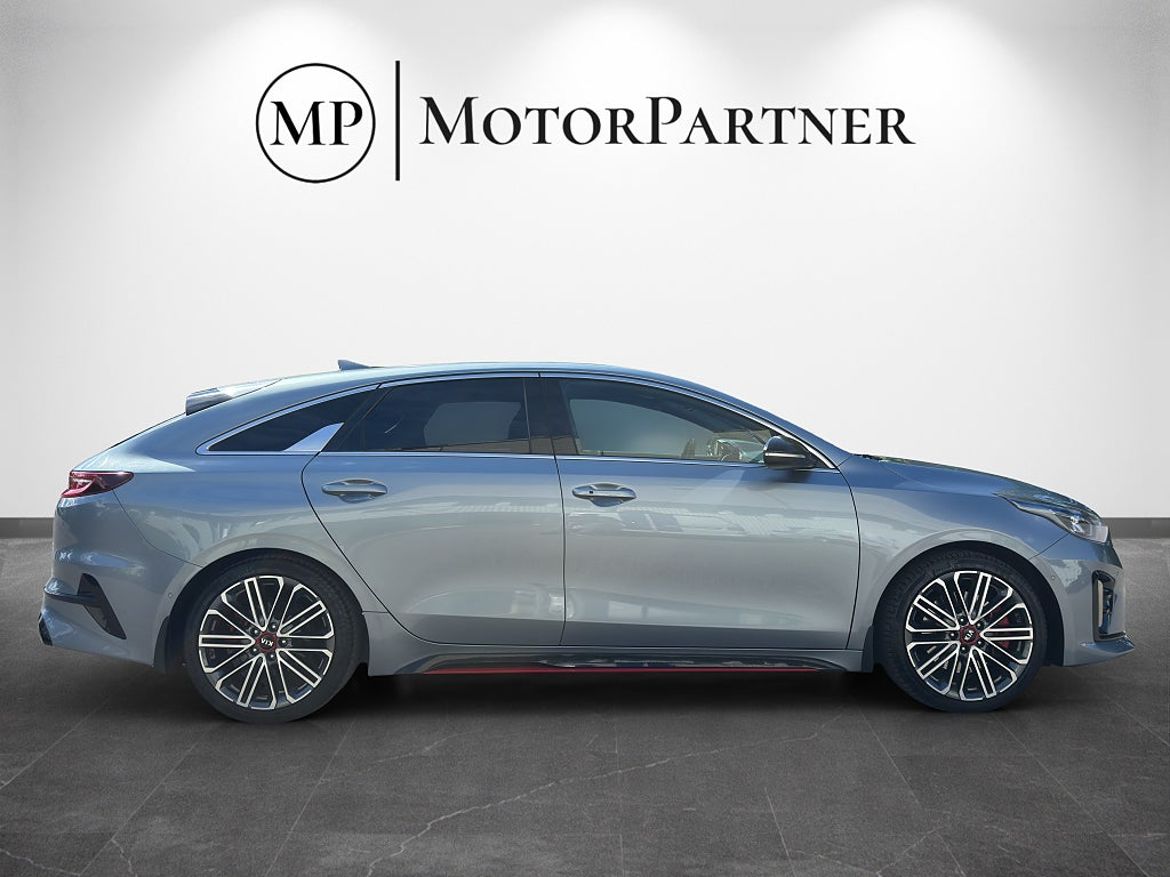 Kia ProCeed GT, bild 8 av 22