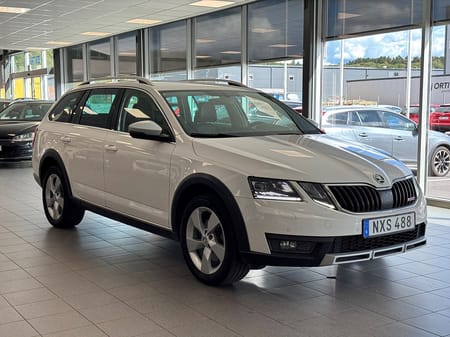 Škoda Octavia Scout 2.0 TDI 4x4 Kamera Drag Värmare