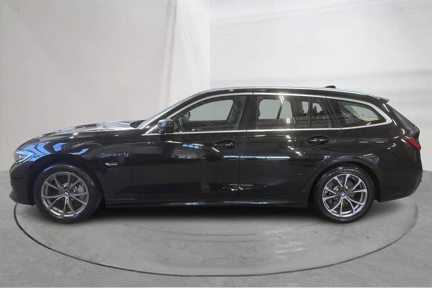 Bild 2 av BMW 330e Touring 330 Touring, G21 (292hk) Sport Line Dragkrok