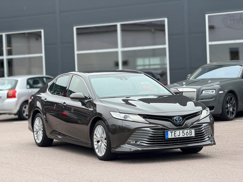 Bild 4 av Toyota Camry Hybrid CVT Executive Skinn JBL B-Kamera Navi