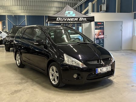 Mitsubishi Grandis 7-seater