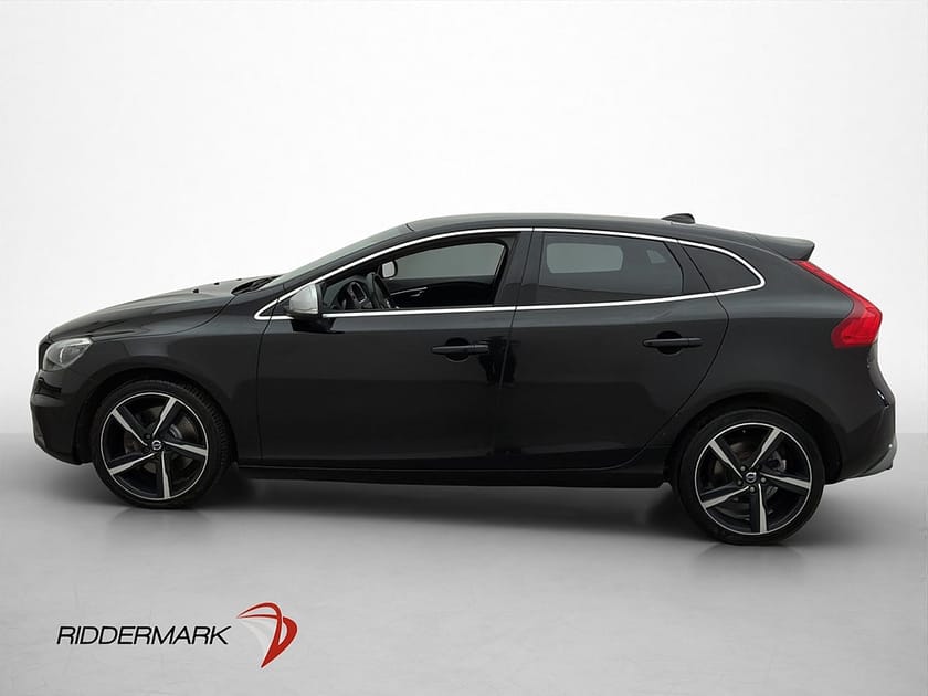 Bild 4 av Volvo V40 D3 R-Design Taklucka Skinn BLIS Keyless Adapt-fart