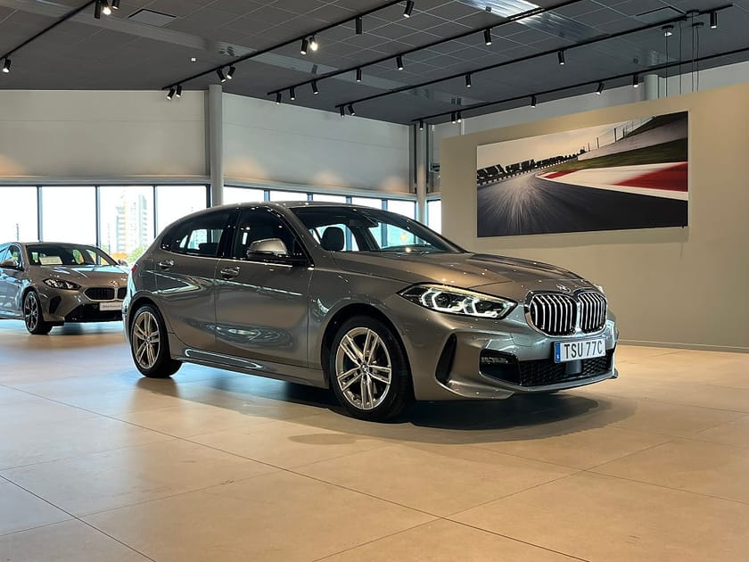 Bild 3 av BMW 118i M Sport Rattvärme Backkamera Automat