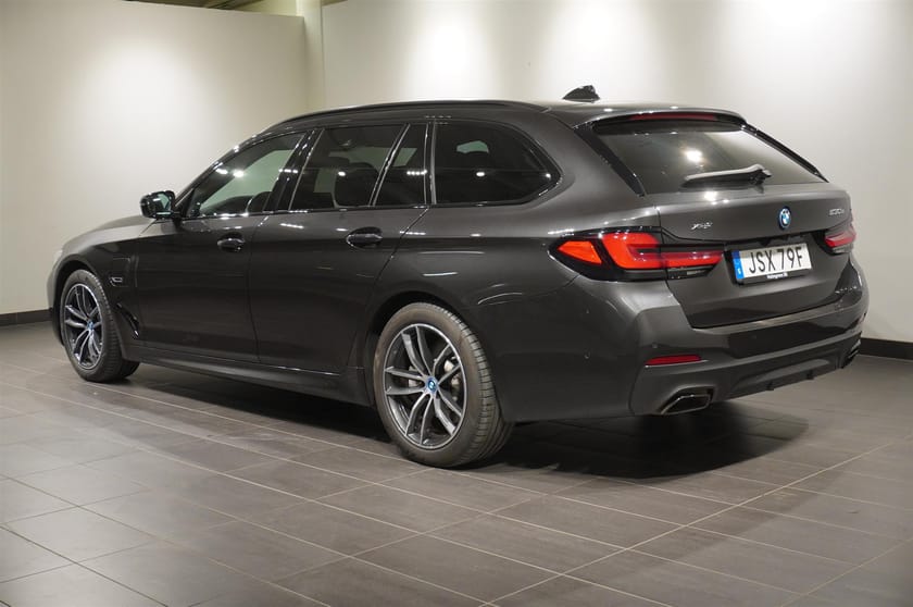 Bild 2 av BMW 530e xDrive Touring M Sport Drag HiFi PA HUD