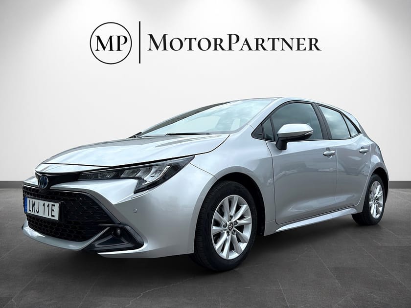 Bild 3 av Toyota Corolla Hybrid e-CVT Active Plus Kamera Cockpit 140hk
