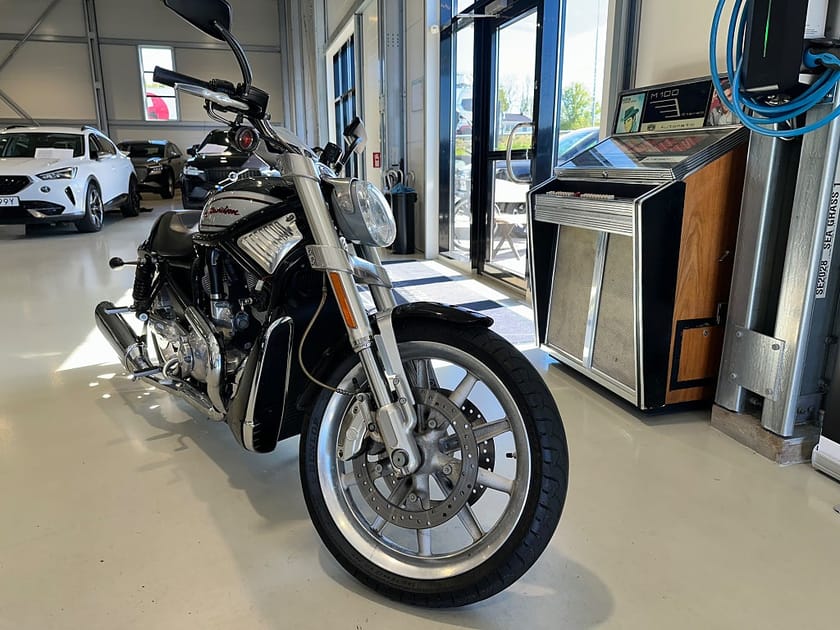 Bild 4 av Harley-Davidson VRSCR V-Rod 1.1