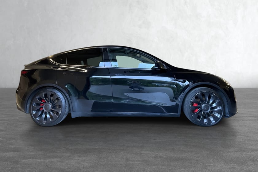 Bilde 4 av Tesla Model Y Performance PERFORMANCE/HENGERFESTE/VI TAR INNBYTTE