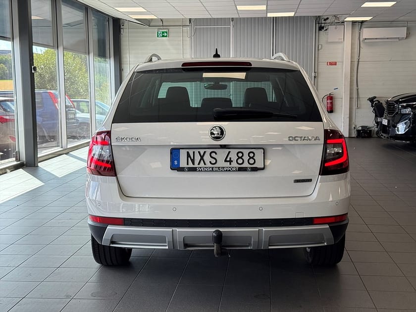 Bild 4 av Škoda Octavia Scout 2.0 TDI 4x4 Kamera Drag Värmare