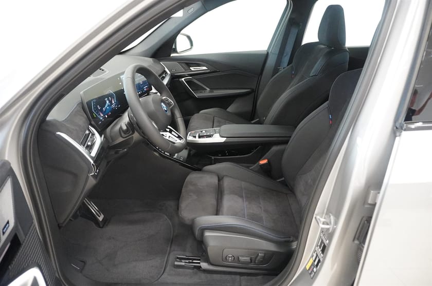 Bild 2 av BMW iX1 eDrive20 Edrive 20 M-Sport Edition 204hk