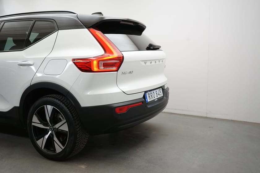 Bild 3 av Volvo XC40 Recharge Core, Baklucka elmanövrerad, Dragkrok