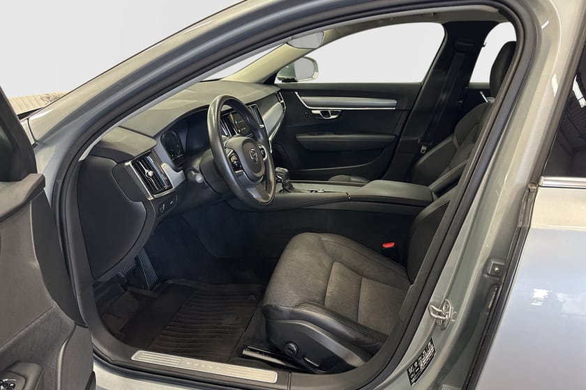 Bild 4 av Volvo V90 D4 AWD Momentum Advanced Edition