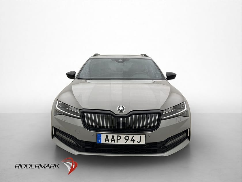 Bild 2 av Škoda Superb iV Kombi Skoda 1.4 TSI Business Sportline Cockpit CarPlay Drag