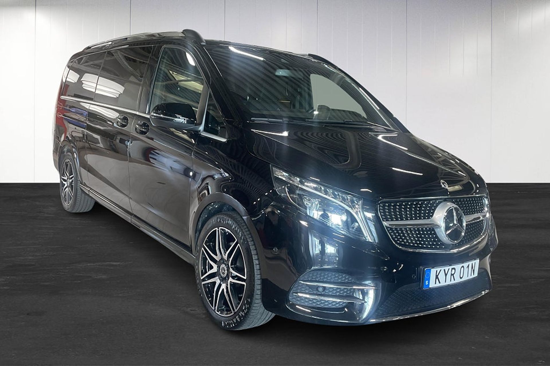 Mercedes-Benz V 2023, kuva 2/10