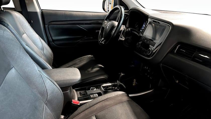 Bild 3 av Mitsubishi Outlander 4X4,DRAG,TAKLUCKA,7-sits