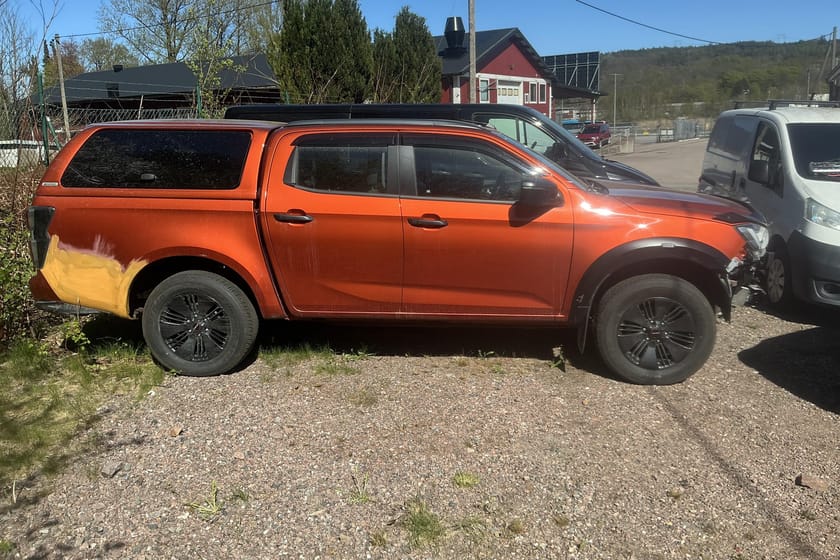 Bild 3 av Isuzu D-Max Crew Cab 1.9 DDI CNG 4WD (164hk) Reparationsobjekt