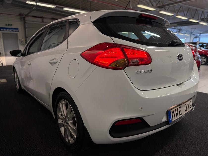 Bild 5 av Kia cee'd 1.6 GDI | Kupévärmare | Vhjul | Bluetooth | Nyservad