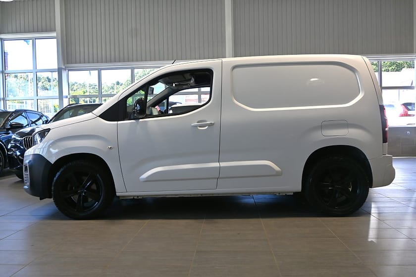 Bild 2 av Peugeot Partner Utökad Last 1.5 BlueHDi 130 EAT Värmare Backkamera