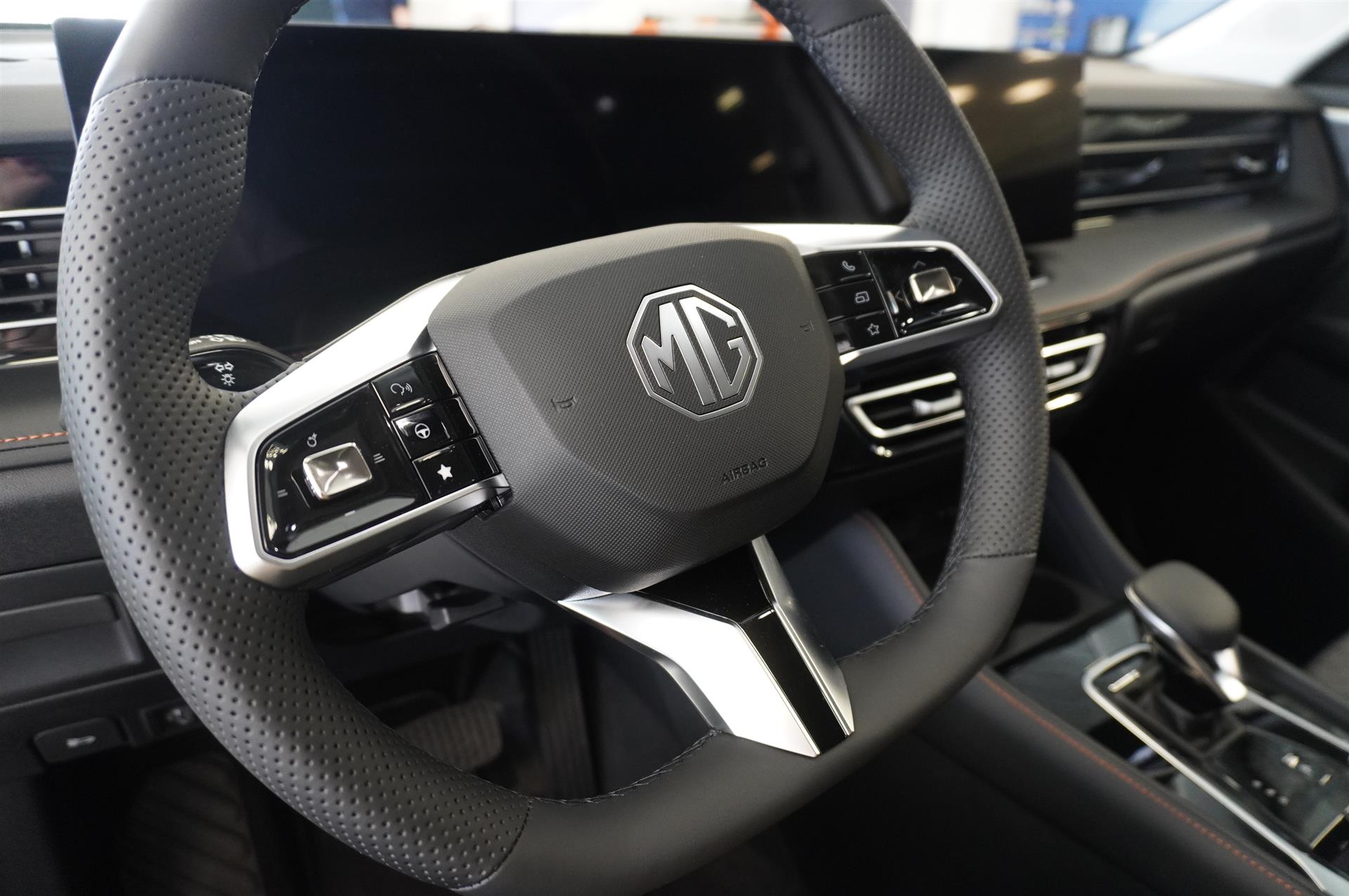 MG HS Comfort 1.5T AT 2025, bild 7/10