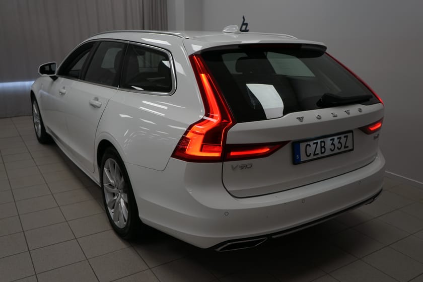 Bild 3 av Volvo V90 T8 TE Momentum Edition | Smartphone Integration | Drag |