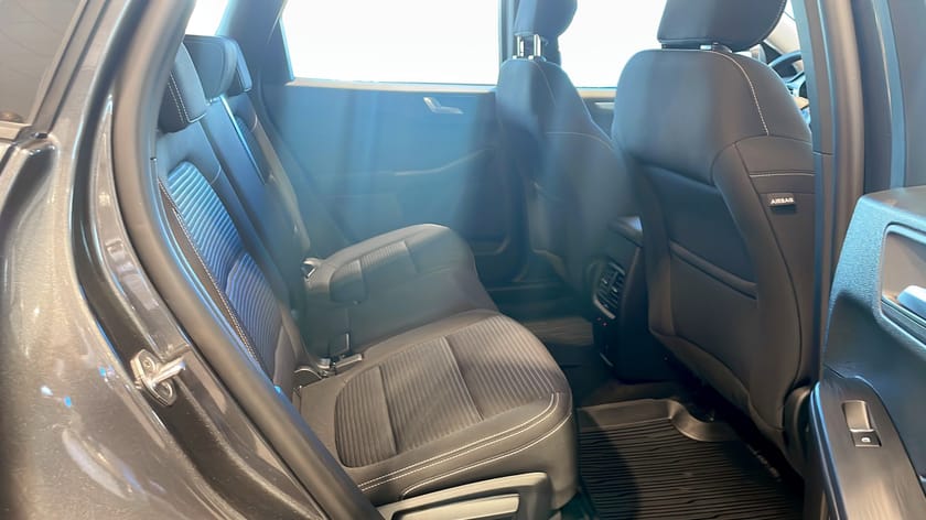 Bild 4 av Ford Kuga Plug-In Hybrid Titanium 225hk Rattvärme | Carplay