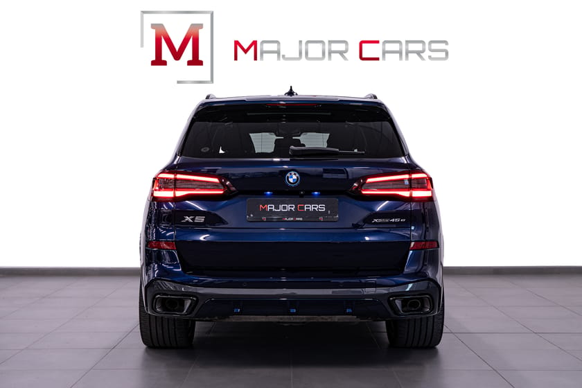Bild 5 av BMW X5 xDrive45e iPerformance M Sport Ultimate Pano Sky B&W 22" DAP Luft-F