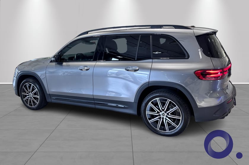 Bilde 4 av Mercedes-Benz EQB 300 4MATIC AMG  / DISTRONIC / MEMORY / GODT UTSTYRT! /