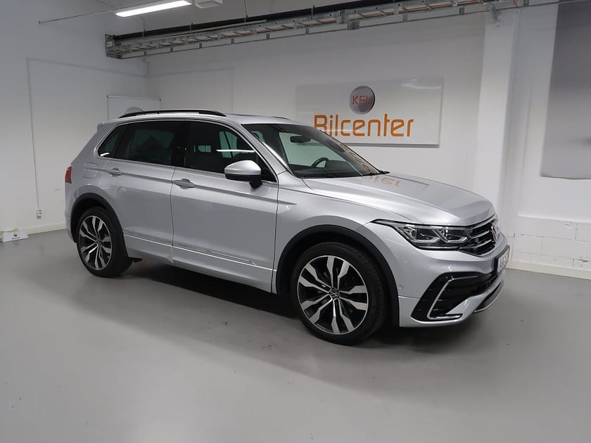 Bild 4 av Volkswagen Tiguan eHybrid 1.4 TSI R-Line V-Däck ingår Cockpit-Pano-Drag-K
