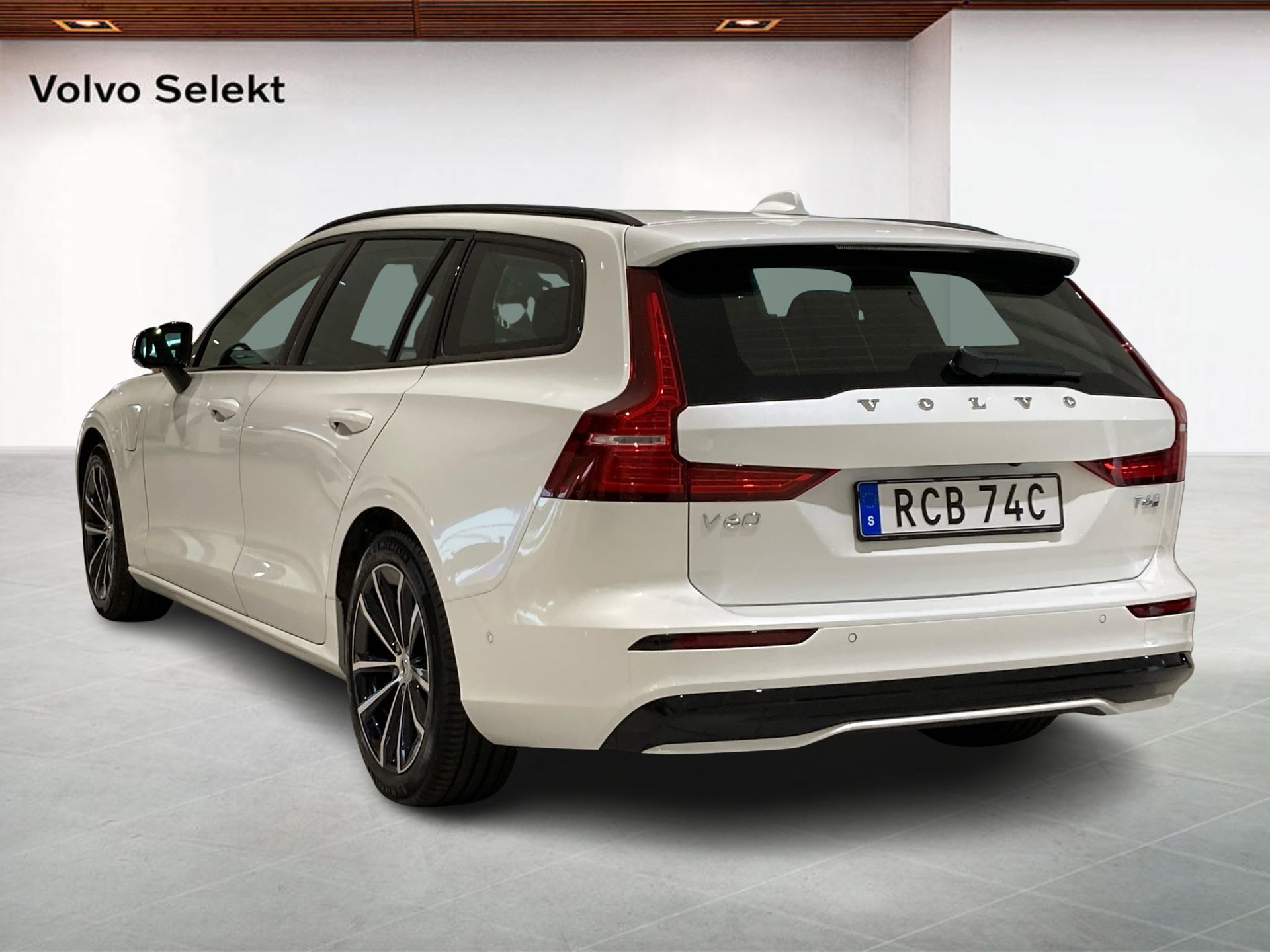 Volvo V60 T6 Plus Dark Nordic Edition 2026, bild 2/10