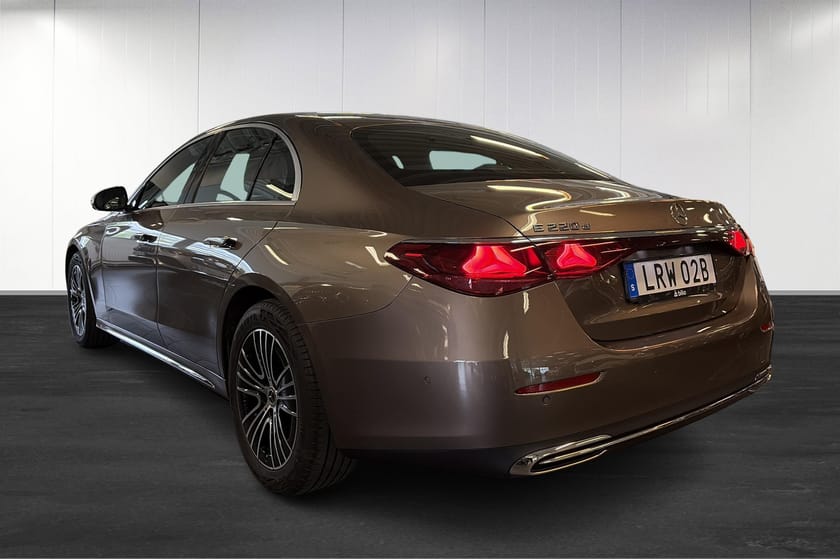 Bild 4 av Mercedes-Benz E 220 d 4MATIC Exlusive/Bakaxelstyrning/Burmester/Drag