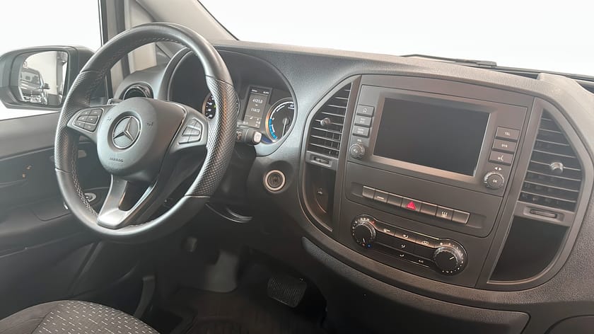 Bild 4 av Mercedes-Benz eVito 111 3.2t 112 skåp lång
