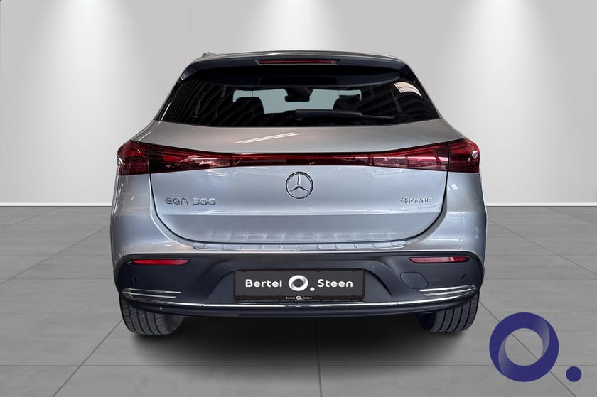 Bilde 4 av Mercedes-Benz EQA 300 4MATIC Rattvarme|Hengerfeste|Carplay|Distronic|Lav km