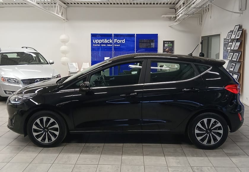 Bild 2 av Ford Fiesta Titanium 1.0T M6 Mkt utr - Låg skatt 437 Kr
