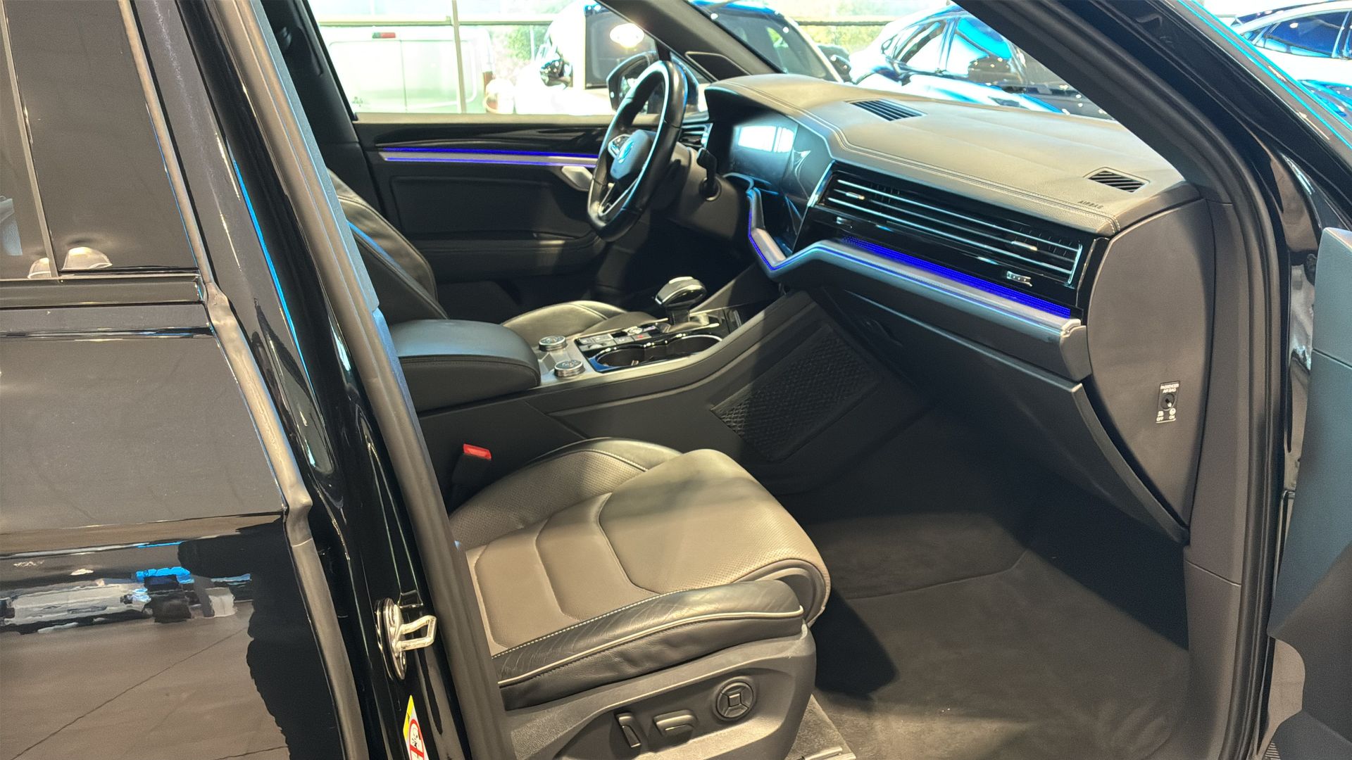 Volkswagen Touareg 2022, bild 3/10