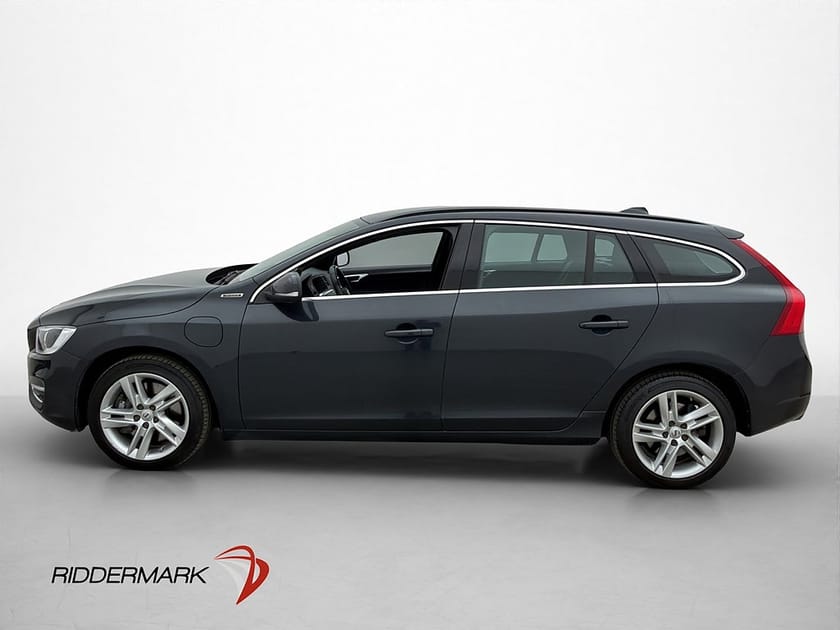 Bild 2 av Volvo V60 Plug-in Hybrid AWD 231hk Classic VOC Navi