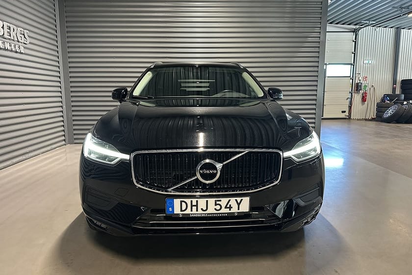 Bild 2 av Volvo XC60 B4 Momentum Advanced SE Backkamera Värmare H/K Navi Eu6