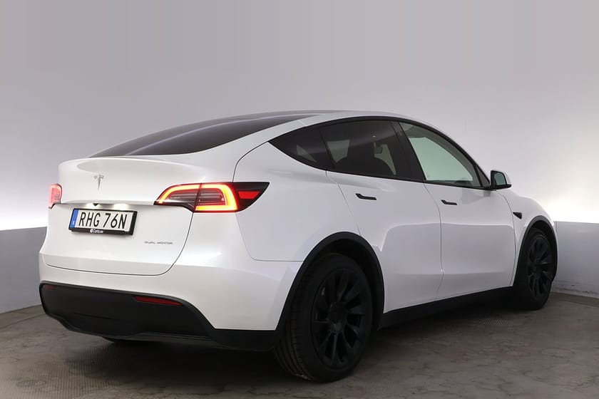 Bild 5 av Tesla Model Y Long Range AWD Autopilot Pano Drag