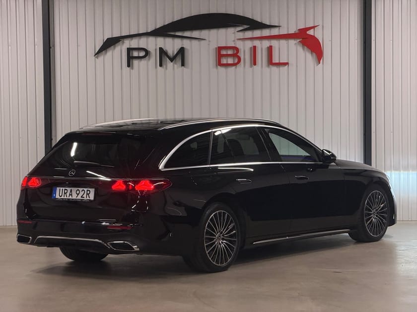 Bild 3 av Mercedes-Benz E 300 de 4MATIC T AMG Line Advanced Plus Superscreen Drag