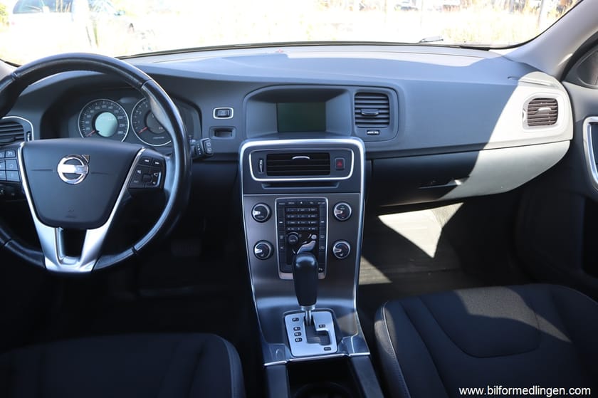 Bild 5 av Volvo V60 T4 180hk Aut Momentum Svensksåld